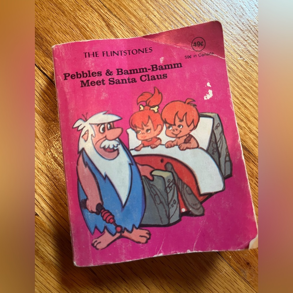 Vintage 1976 mini Flinstones Pebbles & Bamm Bamm meet Santa book